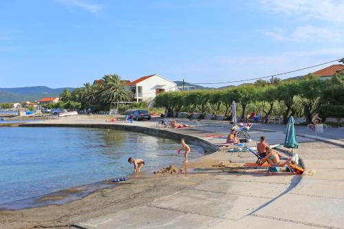  Apartments by the sea Sreser (Peljesac) - 10224 in Janjina