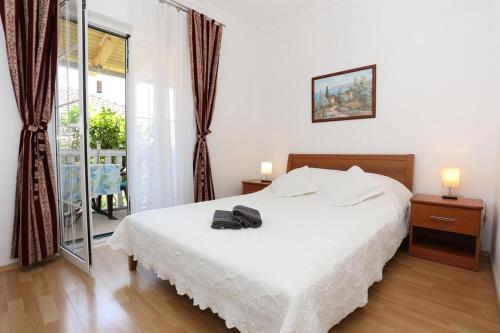 Apartments with a parking space Orebic Peljesac - 10103 