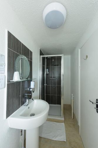 Villa Mentone Hotel Room Type - Family Room 106