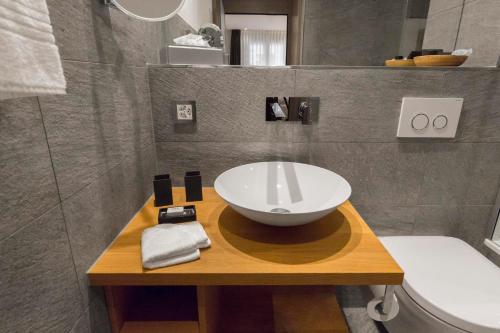 Bathroom, Hotel Crown in Andermatt