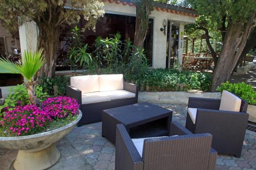 Balkons/terase, Le Petit Manoir Hotel Provence in Les Angles (Languedoc-Roussillon)