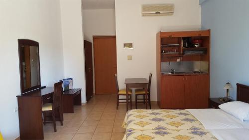 Palirria Hotel & Studios - image 7