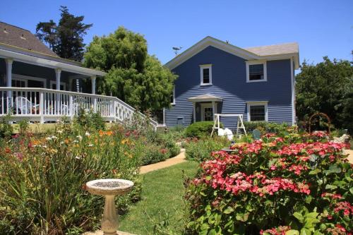 Olallieberry Inn Bed and Breakfast - 전망