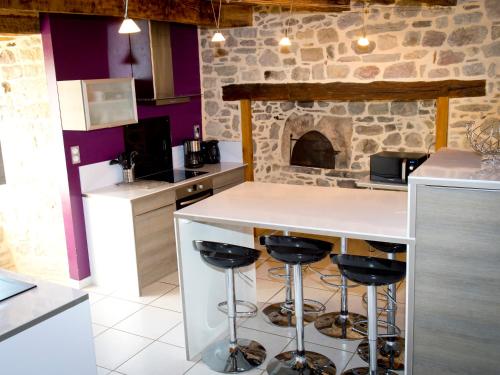 Konyha, Le Crochet de Pervenche in Laissac