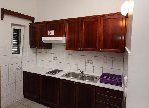Apartments by the sea Rogoznica - 3197 - image 8