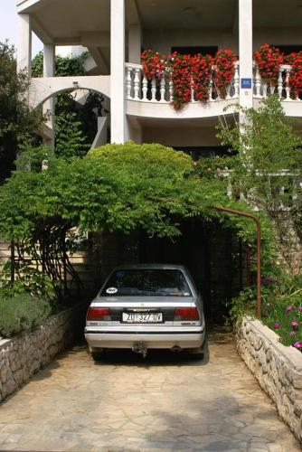 Apartments with a parking space Mandre Pag - 522 - main image