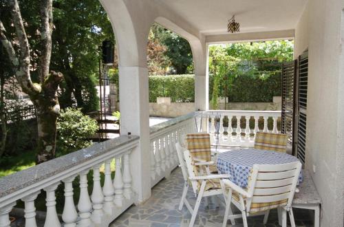  Apartment Malinska 5456a, Ferienwohnung in Vantačići