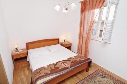 Apartments with a parking space Supetar Brac - 6037 - image 8