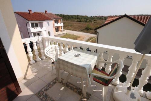  Studio Novigrad 7037a, Pension in Bužinija