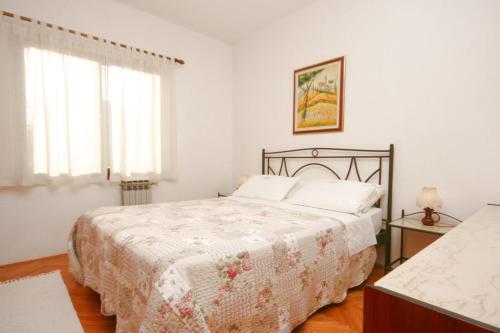 Apartments with a parking space Novigrad - 7020 Novigrad