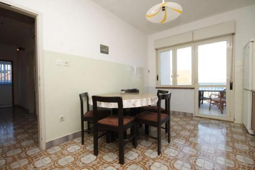 Apartments by the sea Slatine Ciovo - 7544 - image 4