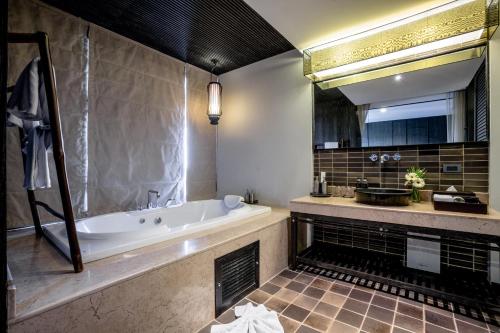 118913571 Aruntara Riverside Boutique Hotel -SHA Extra Plus