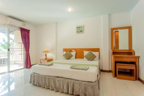 room detail thumbnail 1