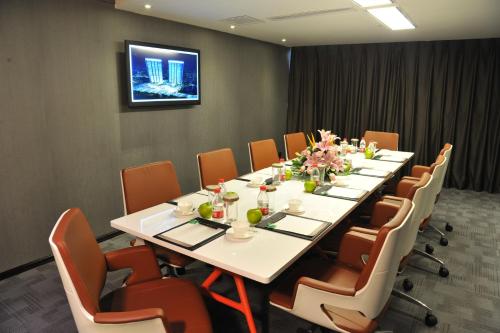 重庆江北观音桥高悦酒店地铁站店