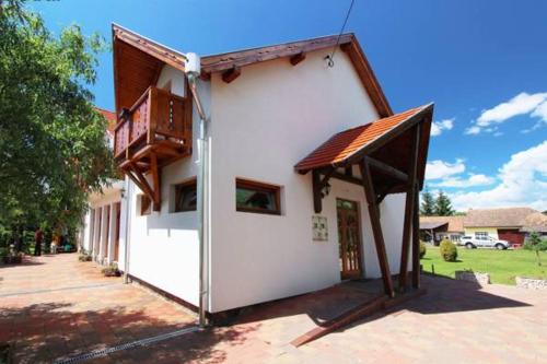 Felső Fogadó obrázok