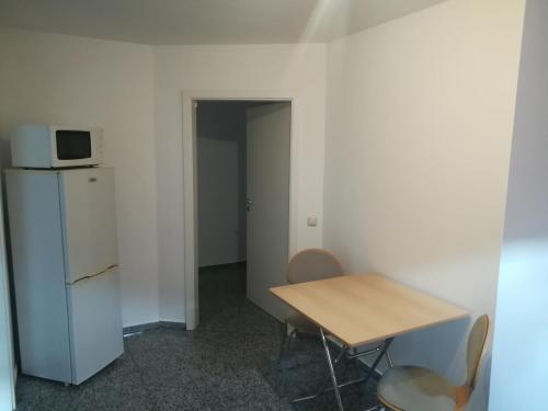 厨房, Private Apartment Ahlten in 莱尔特
