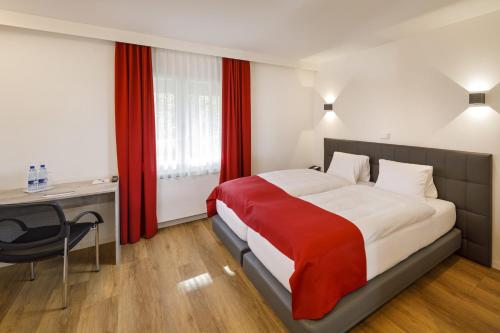 2 twin beds