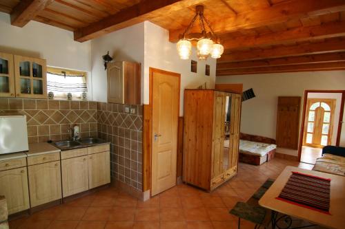 Cserhát Guesthouse - image 5
