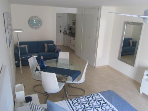 Los Cristianos modern studio
