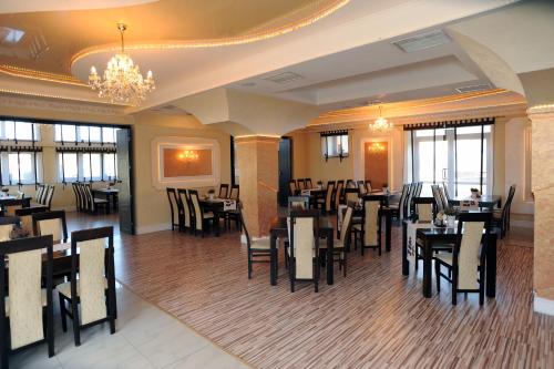 ห้องอาหาร, Restauracja Hotel Imperial in ยาสวอ