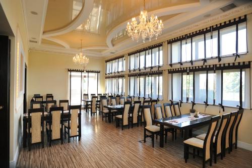 ห้องอาหาร, Restauracja Hotel Imperial in ยาสวอ