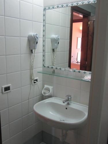 Camera tripla, balcone