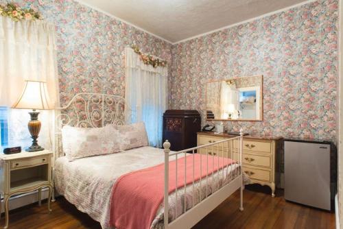 The Coolidge Corner Guest House: A Brookline Bed and Breakfast