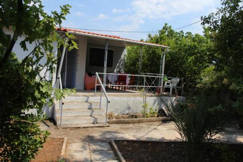 Surfer's Cottage - image 11