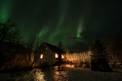 Bragdavellir Cottages - image 6