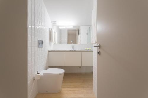 Apartment with Balcony image 6