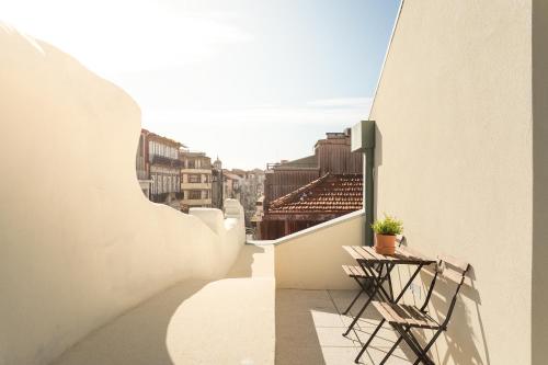 Apartment with Balcony image 4