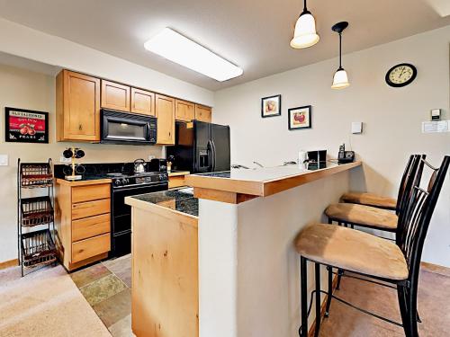 43 Snowflake Drive Townhouse Unit D-11 - main image