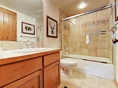 43 Snowflake Drive Townhouse Unit D-11 - image 3
