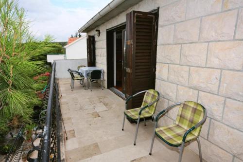 Apartments by the sea Splitska Brac - 5669 - main image