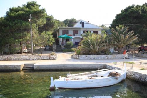 Apartments by the sea Veli Rat Dugi otok - 8129