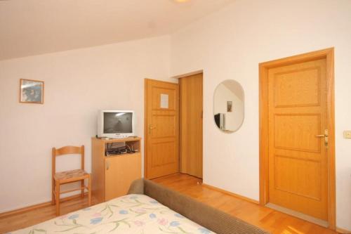 Triple Room Bozava 8100a