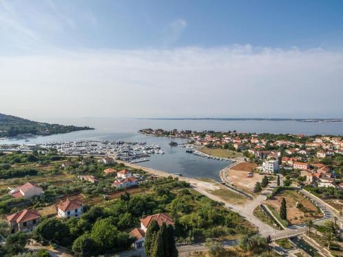 Apartments by the sea Sutomiscica Ugljan - 8474 - image 4