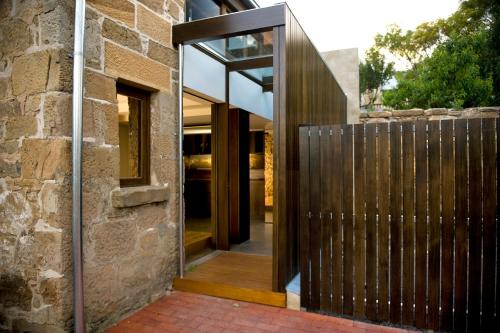 Stone Flower - Accommodation - Hobart