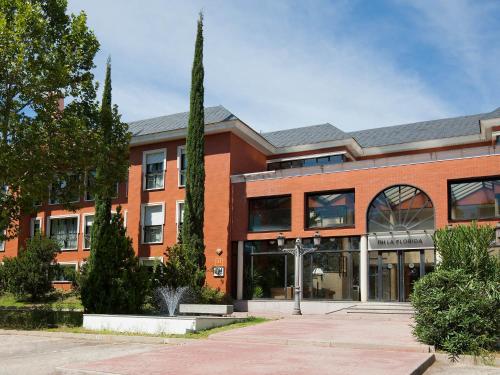Entrance, TH La Florida Hotel in Aravaca