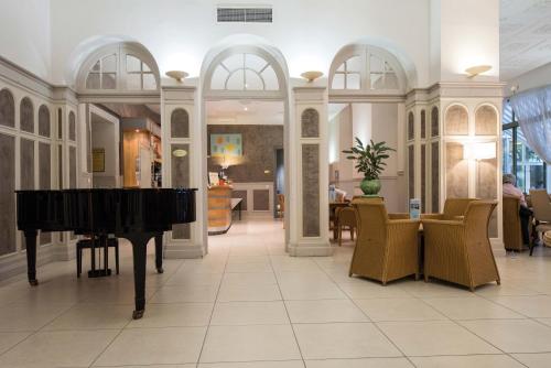 Bar/Lounge, Hotel Vacances Bleues Royal Westminster in Menton