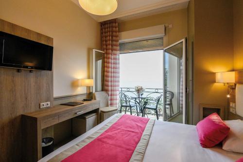 Guestroom, Hotel Vacances Bleues Royal Westminster in Menton