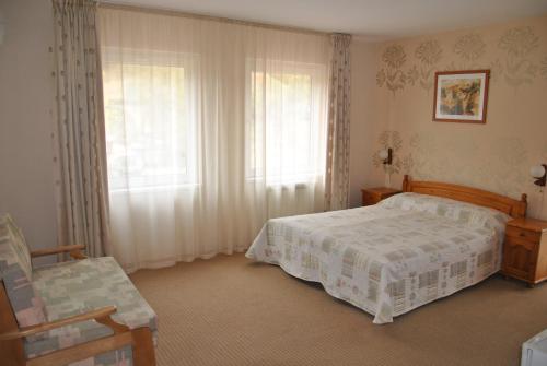 Family Hotel Shoky - image 9
