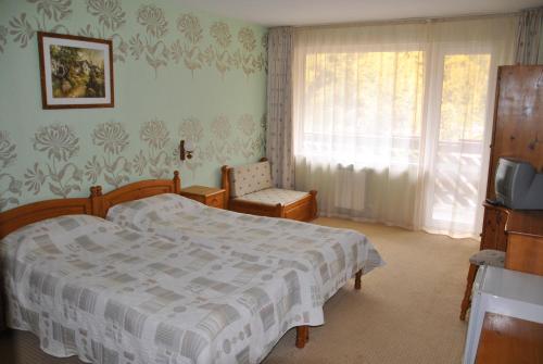 Family Hotel Shoky - image 2