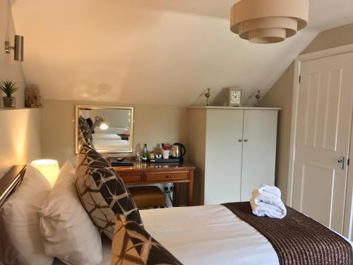 The Black Swan Inn - image 4