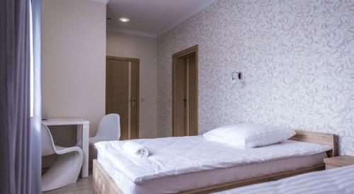 2 twin beds