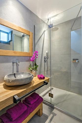 3 bedrooms, 4 beds