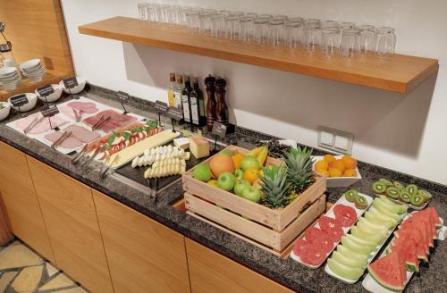 Alpen Hotel München - image 4