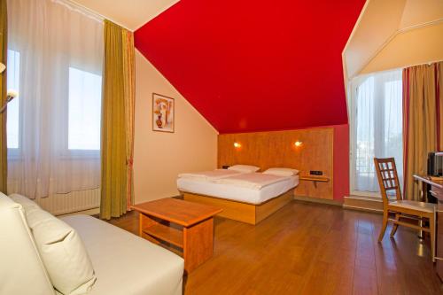 Double Room with Extra Bed