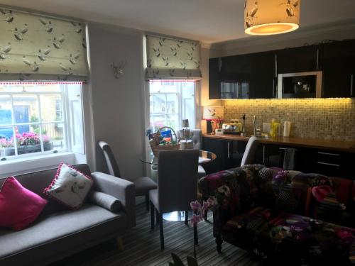 Rivers Street Georgian City Apartment - image 10