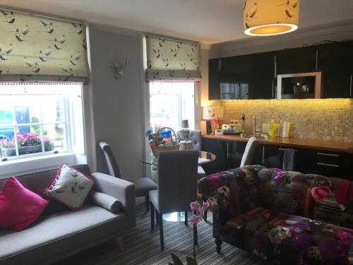 Rivers Street Georgian City Apartment - image 8